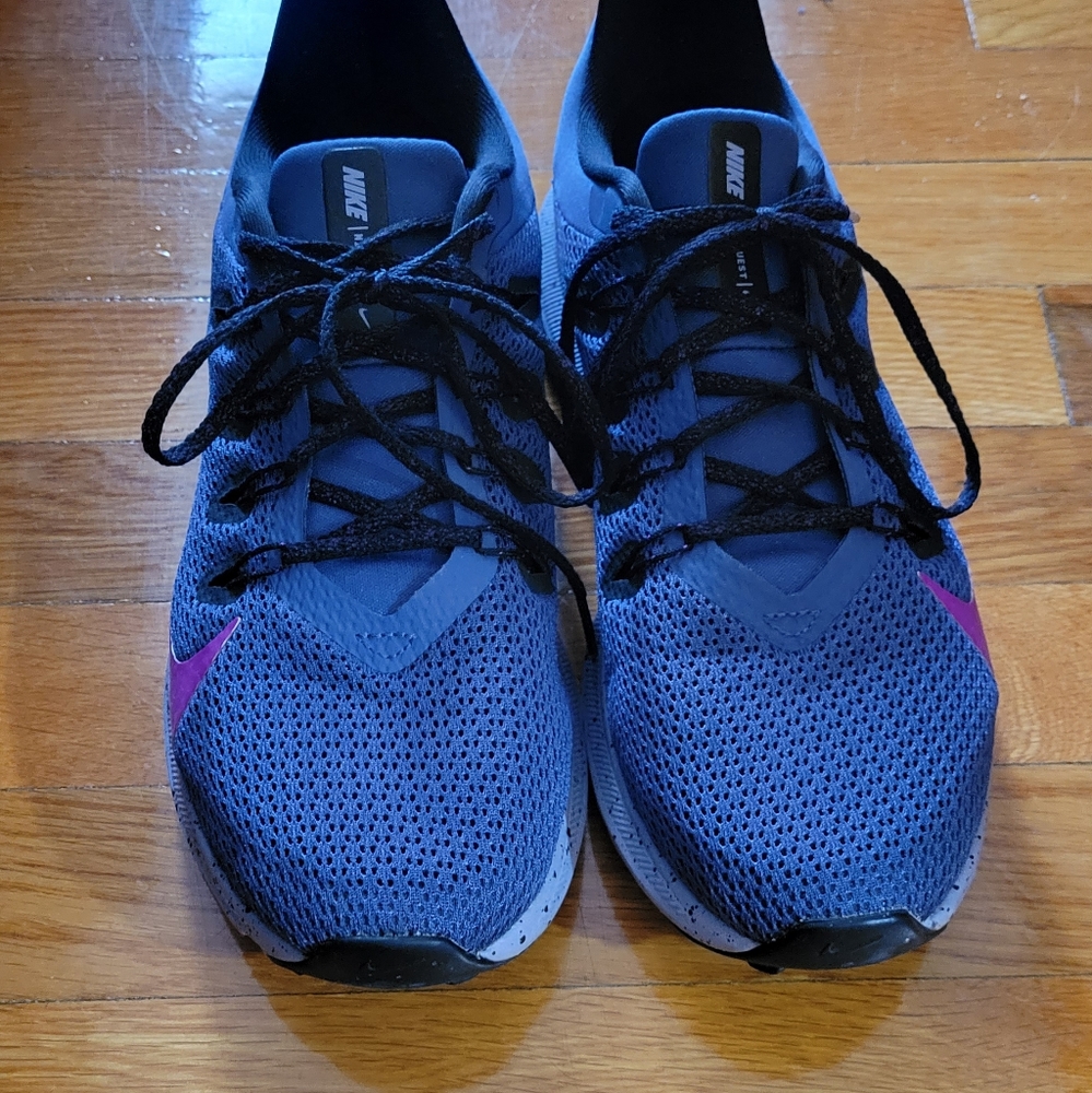 Nike quest running shoes sz 8.5
